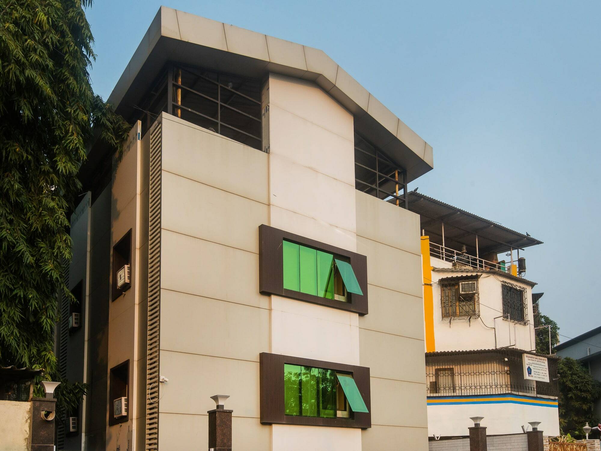 Fabhotel Starwood Residency - Behind Bmw Car Showroom Navi Mumbai Dış mekan fotoğraf